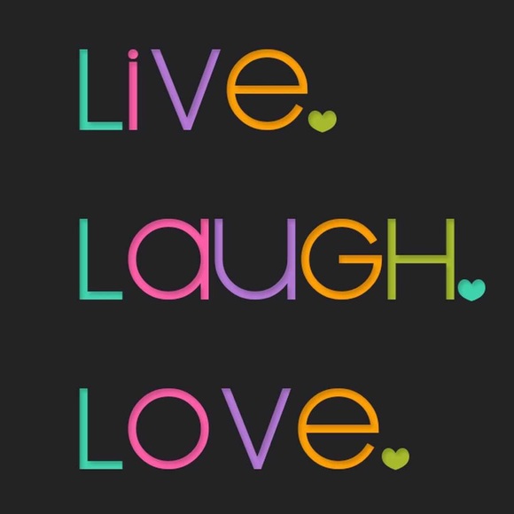 Meet your Posher, Heidi - Picture 3 of 5